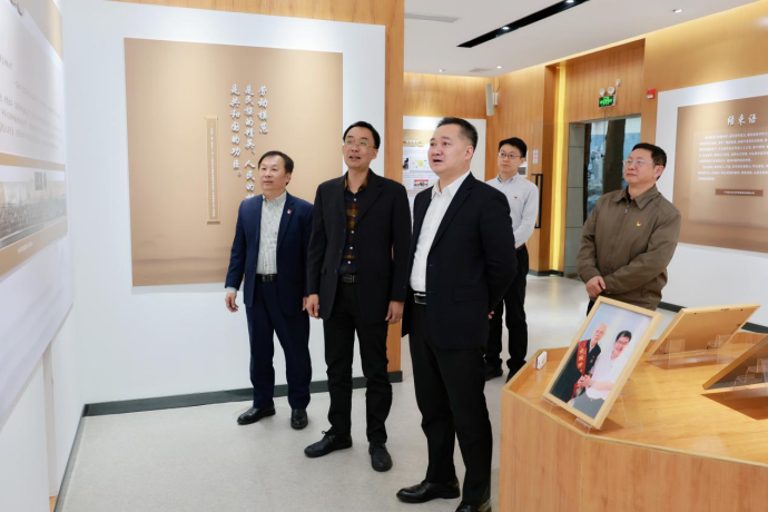 广药集团党委书记、董事长李幼军到白云山365电子游戏公司调研